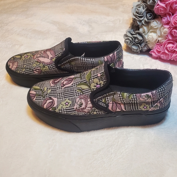 Vans Shoes - Vans Classic Slip-on with stacked Sole and Tapestry Floral, Womens Size 8 .new